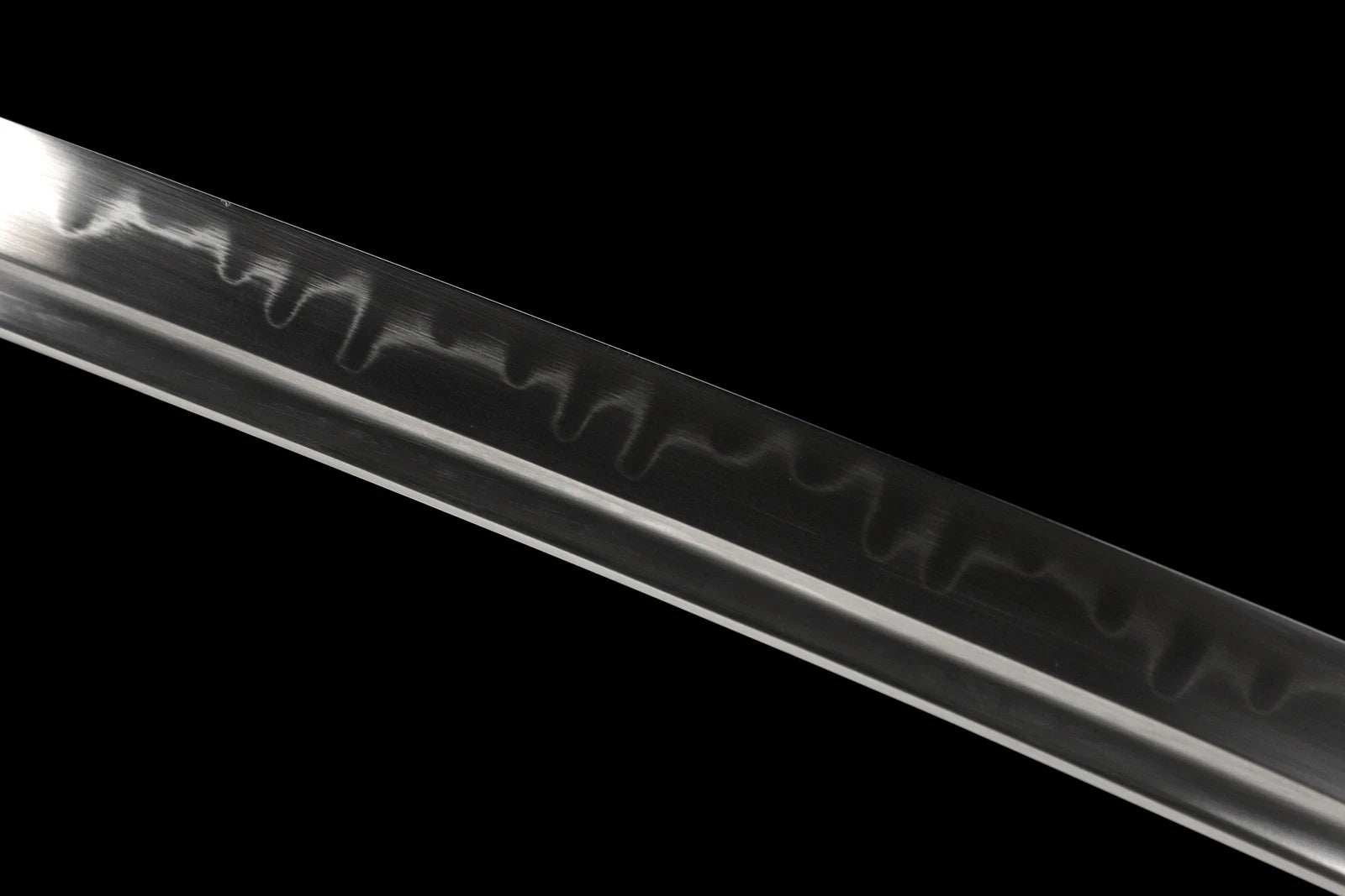The Choji Sentinel: Hand-Forged Clay Tempered Samurai Katana