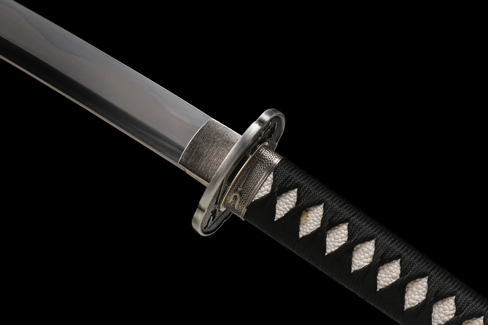 The Ronin’s Path: Clay-Tempered Samurai Katana