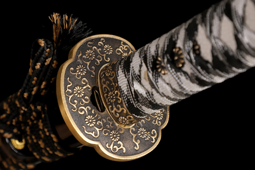 The Crimson Blossom: Clay-Tempered Choji Hamon Samurai Katana