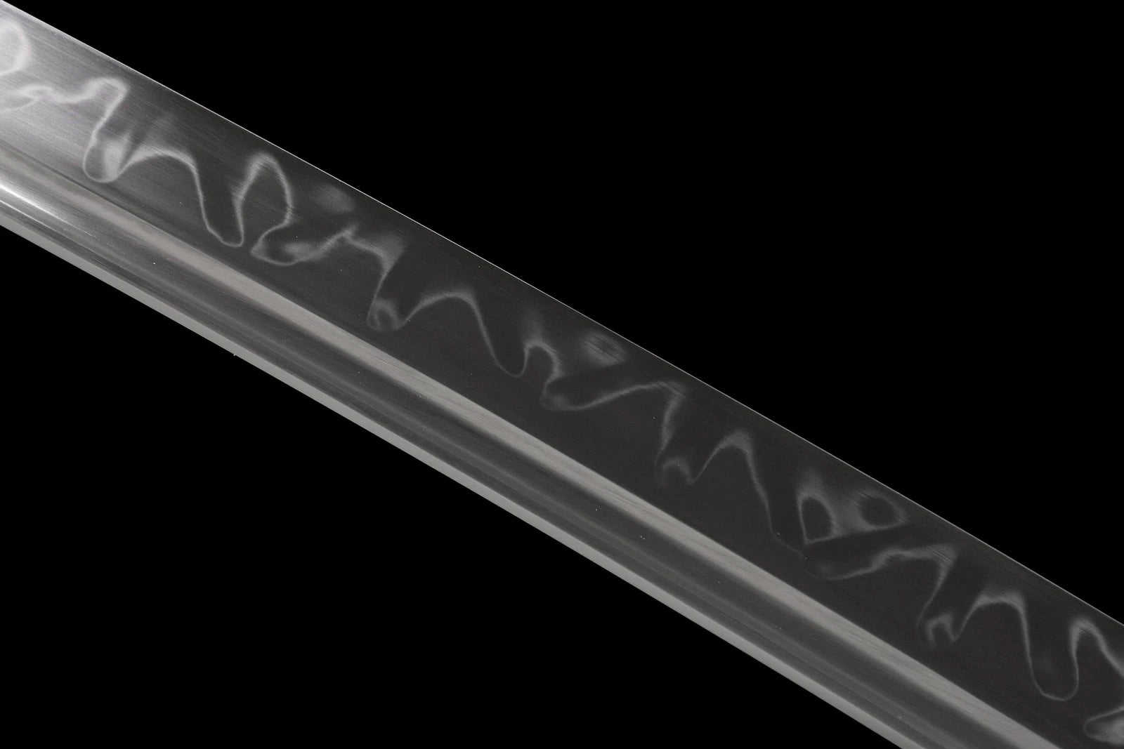 The Nomad’s Resolve: Clay-Tempered Katana with Leather Wrap