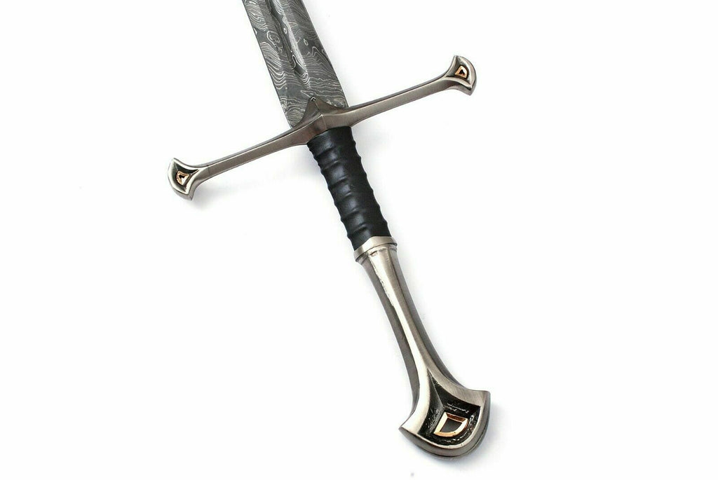 The Sovereign Vane: 352-Layer Damascus Steel Viking Sword