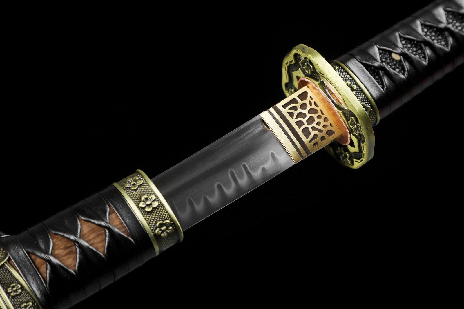 The Serpent’s Whisper: Hand-Forged T10 Steel Katana