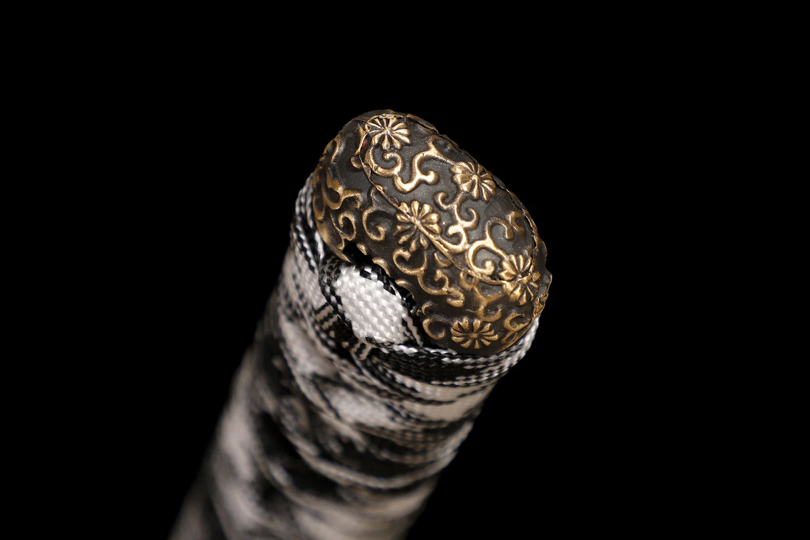 The Crimson Blossom: Clay-Tempered Choji Hamon Samurai Katana