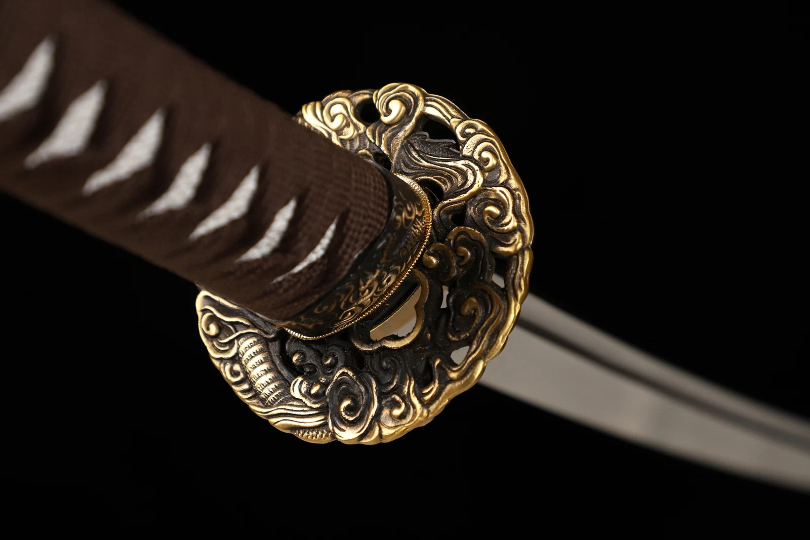 The Earth’s Vein: Clay-Tempered Master Steel Katana