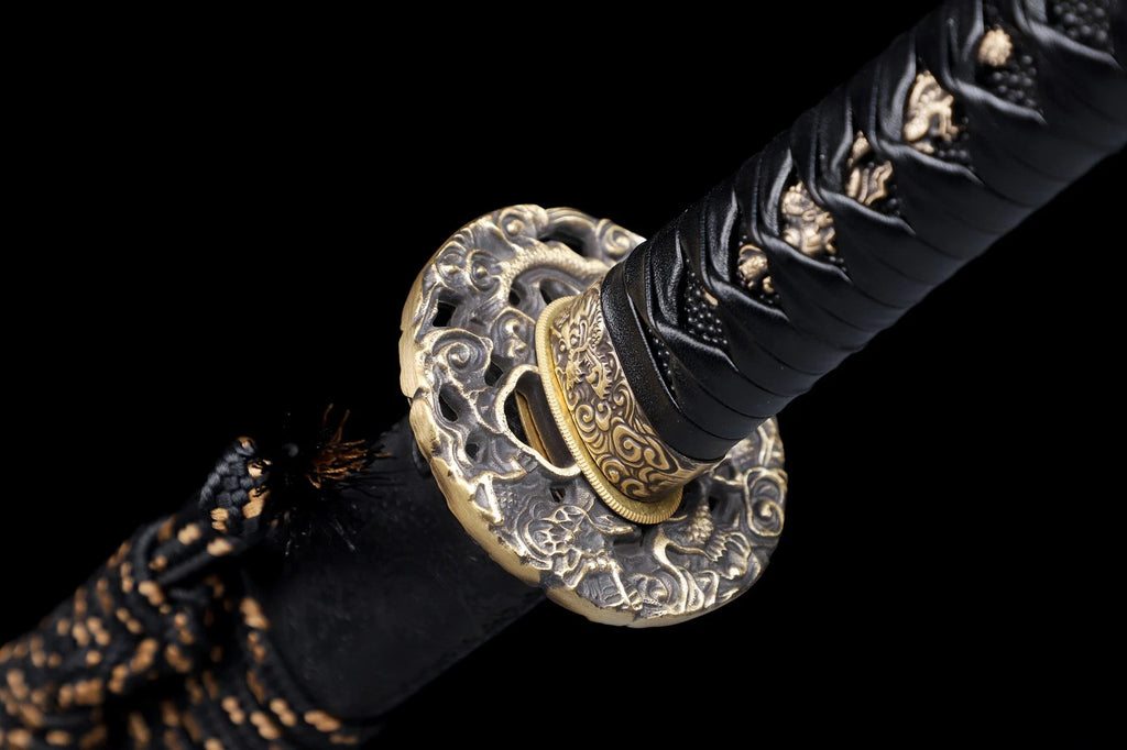 The Obsidian Ripple: Hand-Forged Damascus Folded Steel Samurai Katana