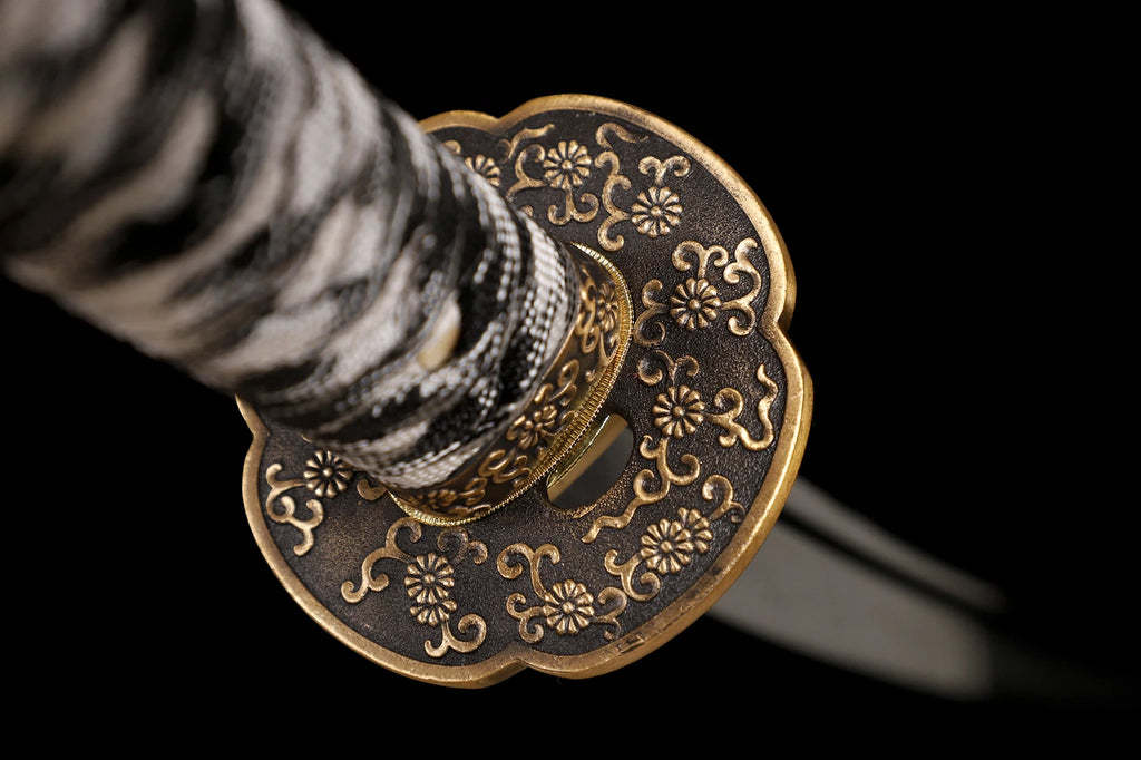 The Crimson Blossom: Clay-Tempered Choji Hamon Samurai Katana