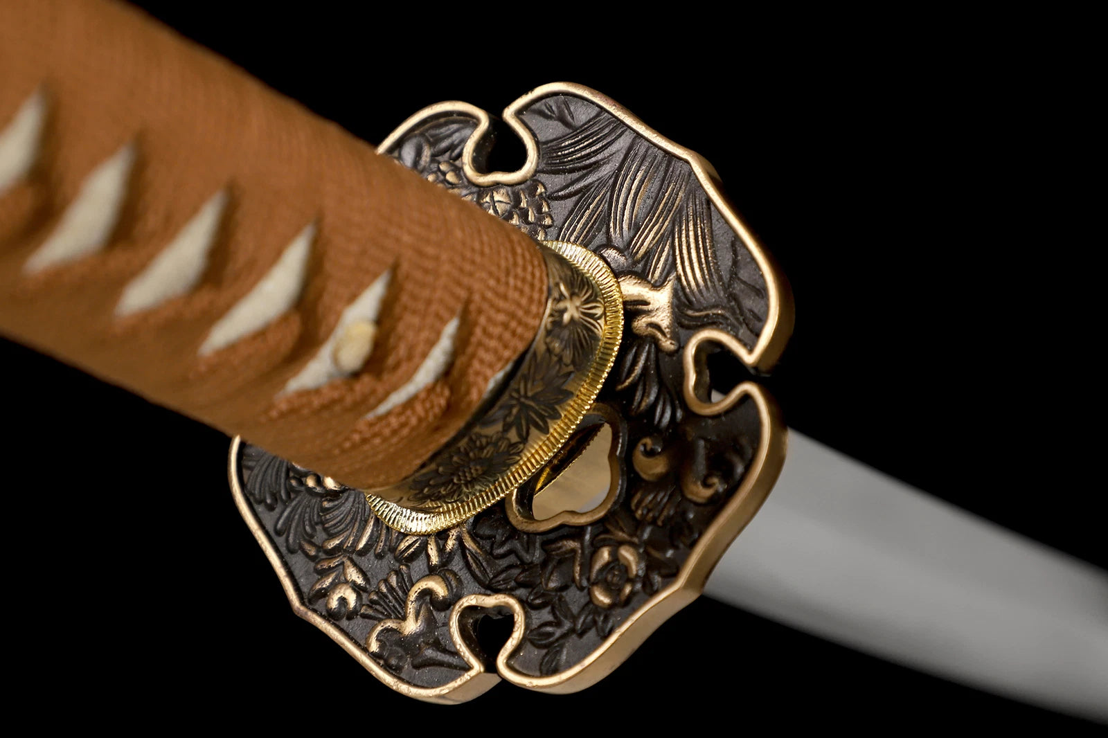 The Vanguard’s Resolve: Clay-Tempered Samurai Katana
