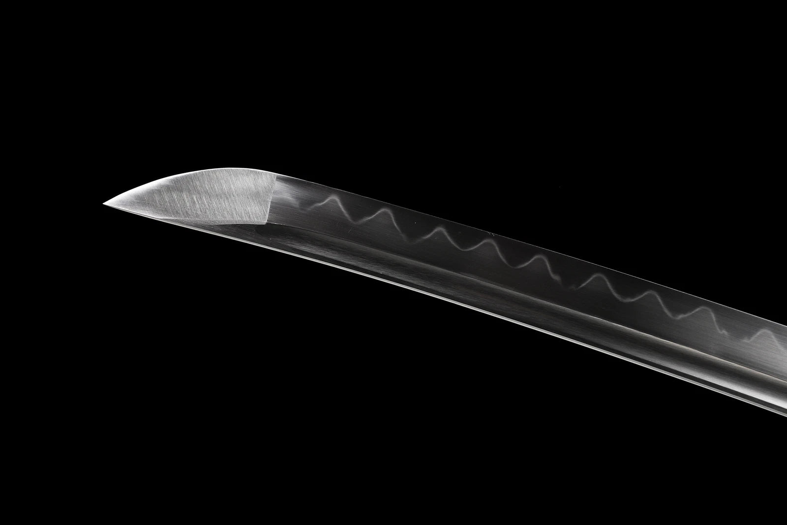 The Honor’s Shadow: Clay-Tempered Samurai Katana