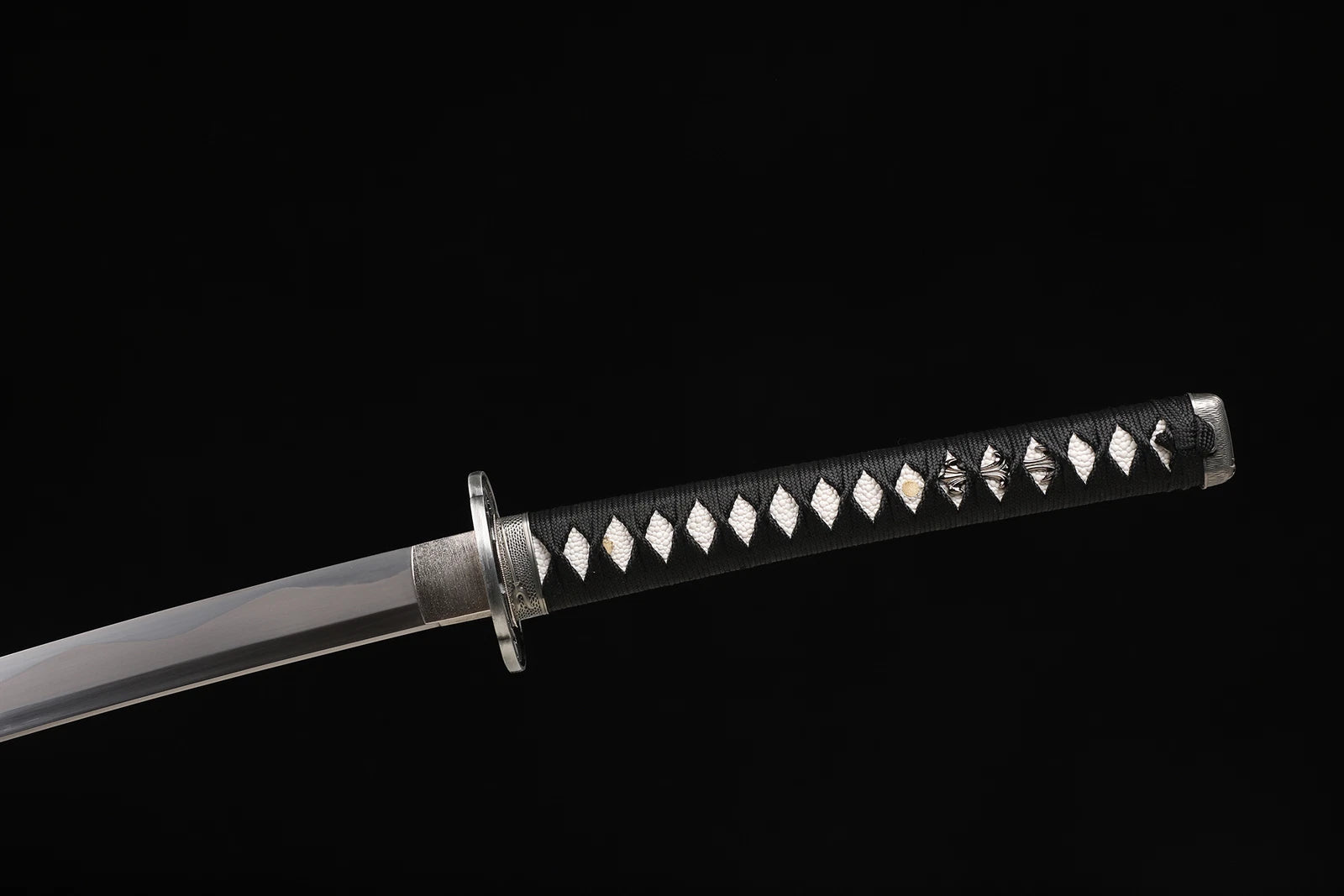 The Ronin’s Path: Clay-Tempered Samurai Katana