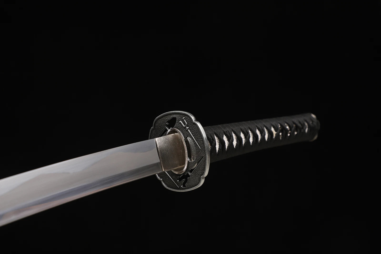 The Ronin’s Path: Clay-Tempered Samurai Katana